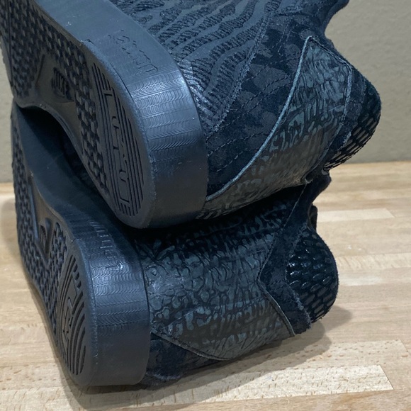 Nike Air Lebron XI NSW Lifestyle Black Size 12 616766-003 Animal Pattern - Picture 12 of 14